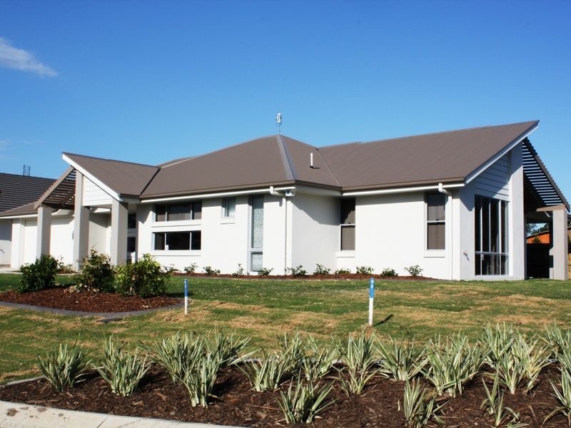 8 Maidenhair Drive, Beerwah QLD 4519