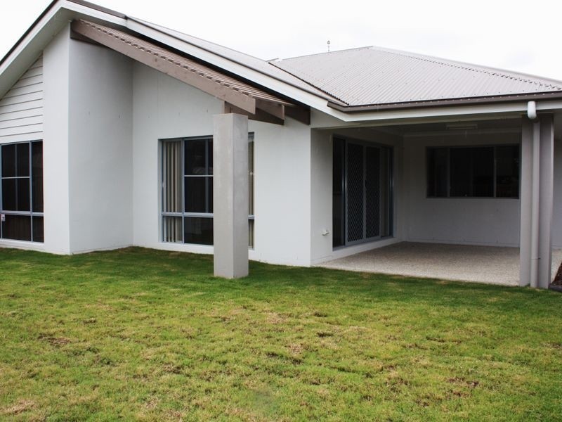 8 Maidenhair Drive, Beerwah QLD 4519