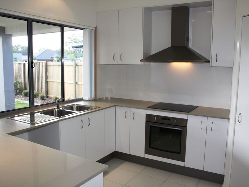 13 Woodgrove Boulevard, Beerwah QLD 4519