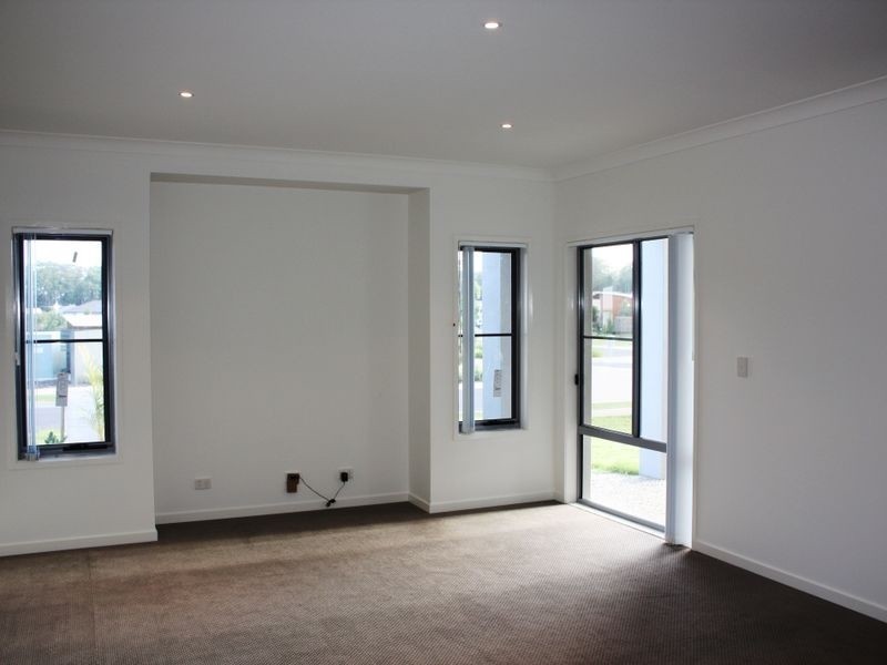 13 Woodgrove Boulevard, Beerwah QLD 4519