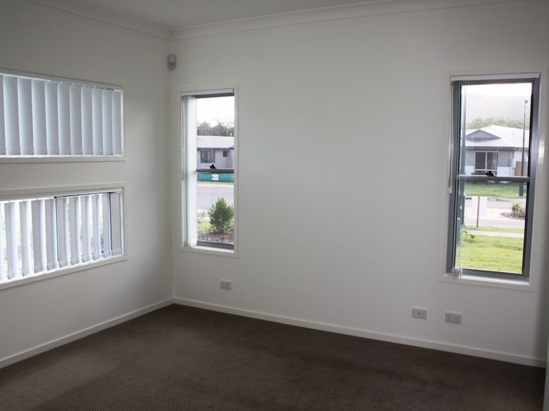 13 Woodgrove Boulevard, Beerwah QLD 4519