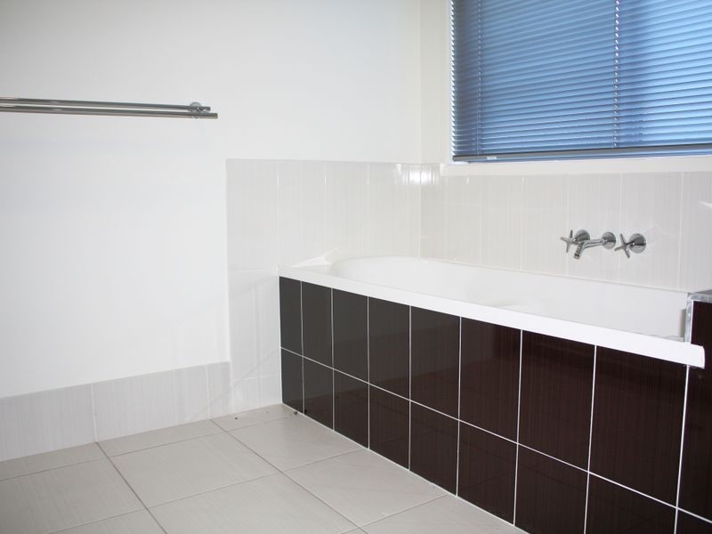 13 Woodgrove Boulevard, Beerwah QLD 4519