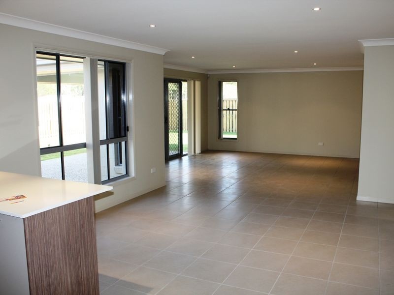 10 Silvereye Circuit, Beerwah QLD 4519