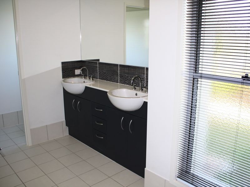 9 Cockatoo Court, Beerwah QLD 4519