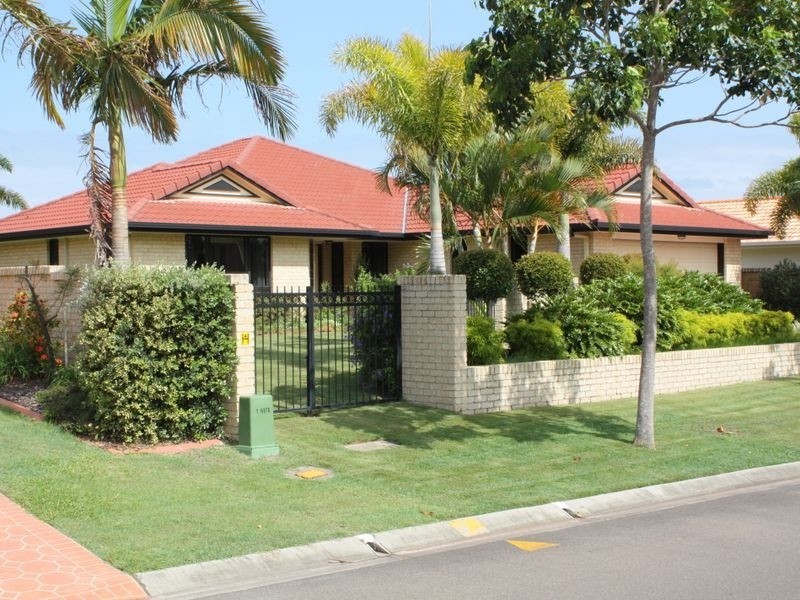 33 Kalowendha Avenue, Pelican Waters QLD 4551