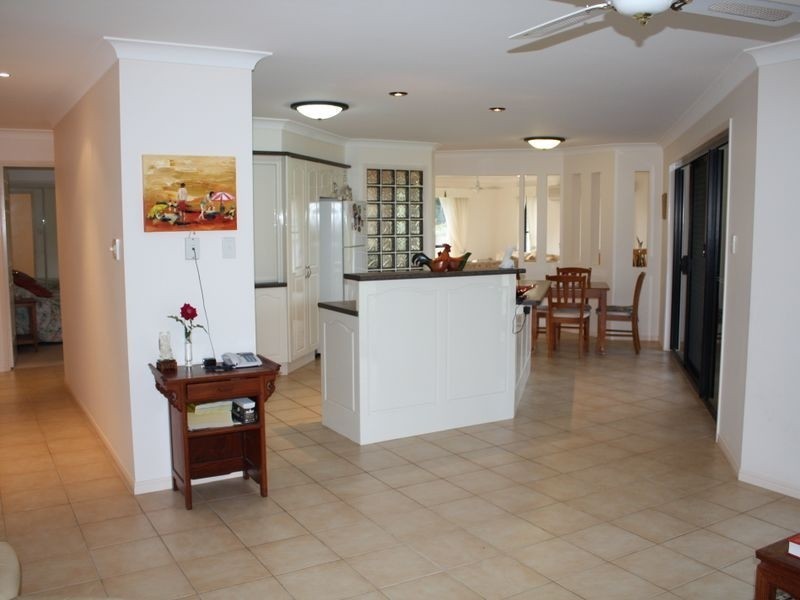 33 Kalowendha Avenue, Pelican Waters QLD 4551
