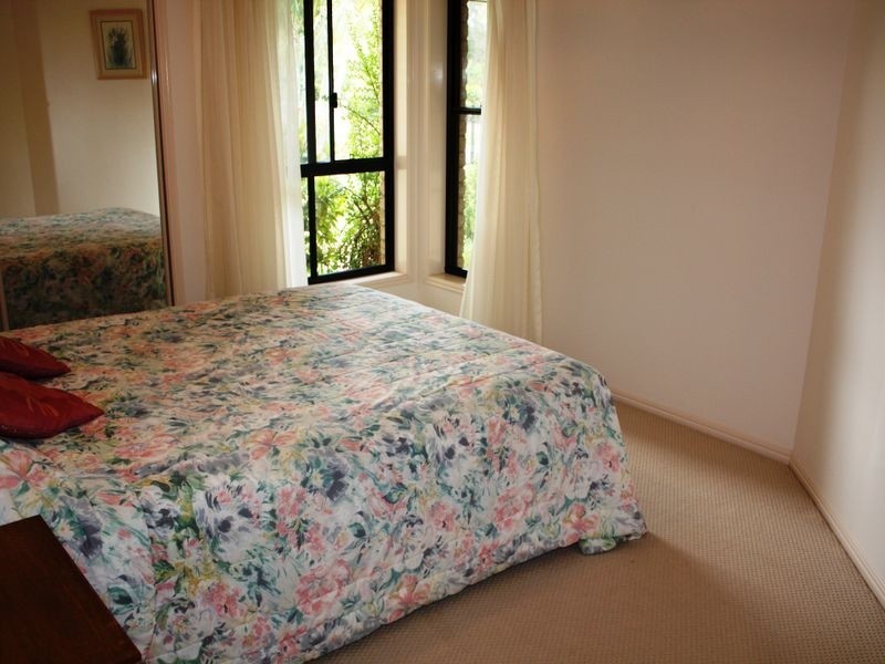 33 Kalowendha Avenue, Pelican Waters QLD 4551
