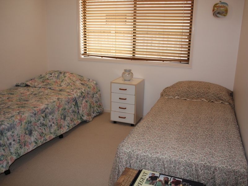 33 Kalowendha Avenue, Pelican Waters QLD 4551