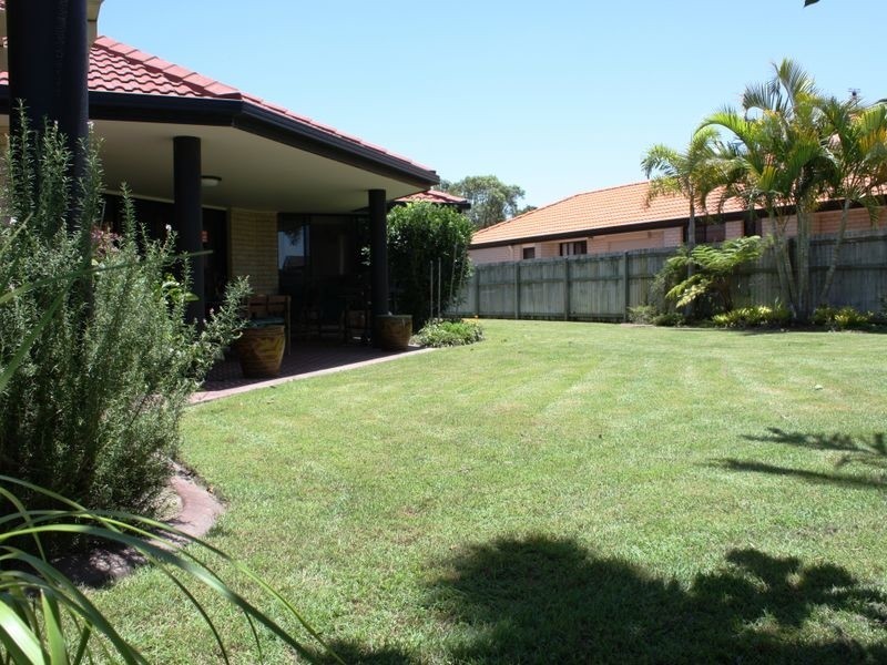 33 Kalowendha Avenue, Pelican Waters QLD 4551