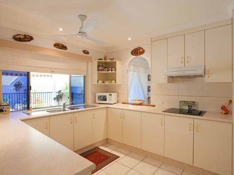 4 Ruskin Place, Aroona QLD 4551