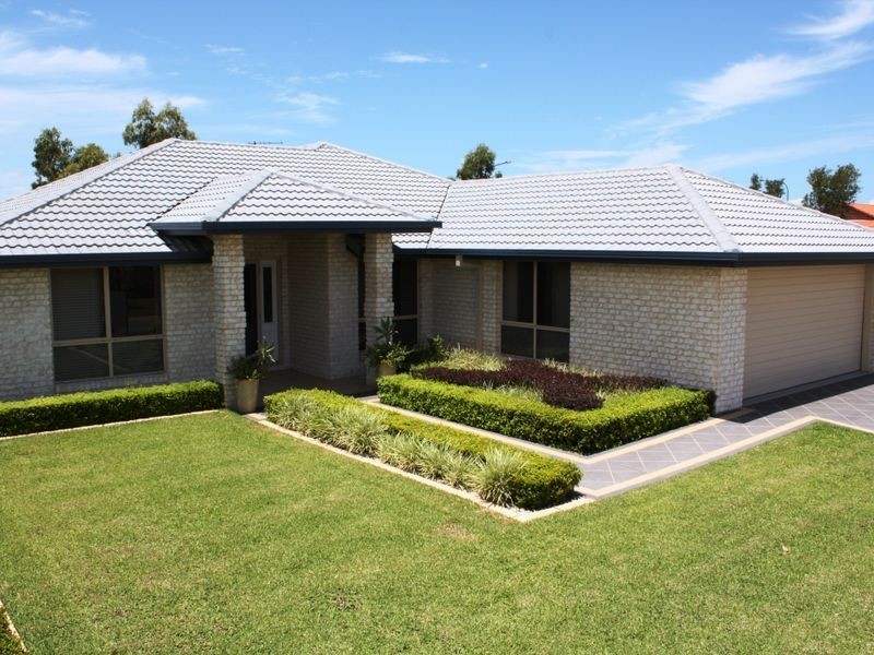 4 Rutherford Place, Pelican Waters QLD 4551