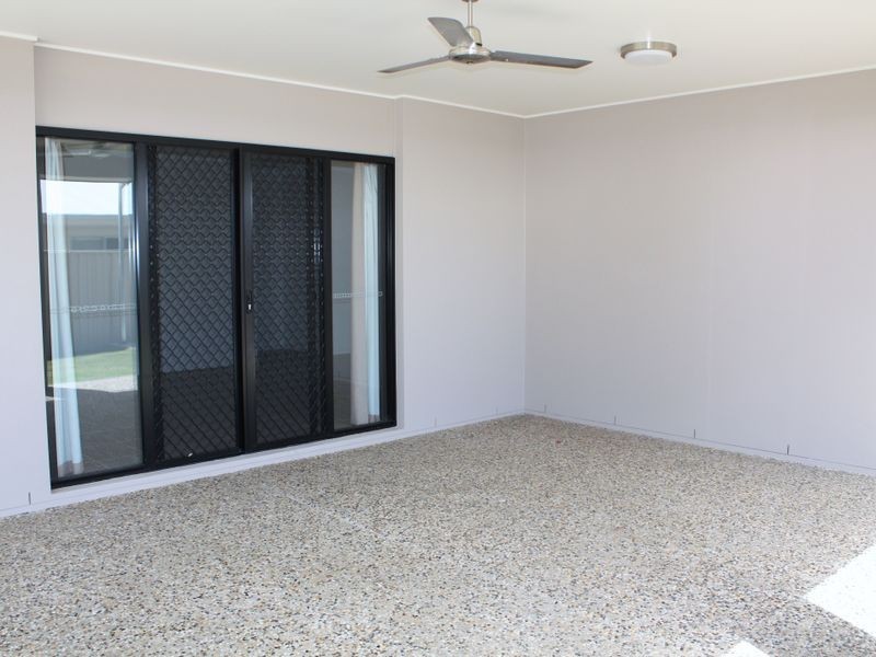 10 Cullen Drive, Little Mountain QLD 4551