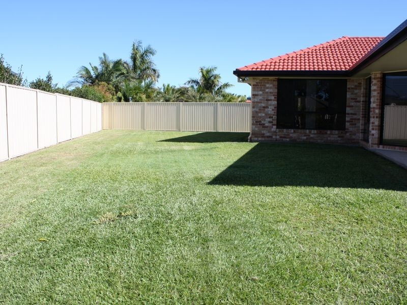 4 Undanbi Place, Pelican Waters QLD 4551
