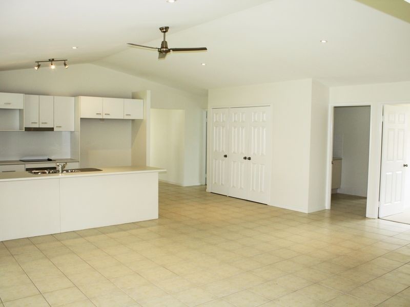 10 Santa Ana Court, Beerwah QLD 4519