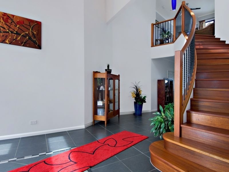 86 Sugarbag Rd, Little Mountain QLD 4551