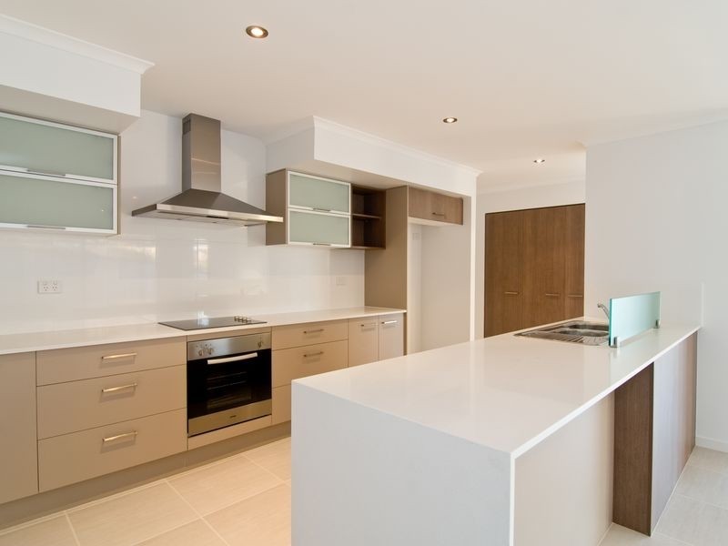 6 Parkhill Court, Little Mountain QLD 4551