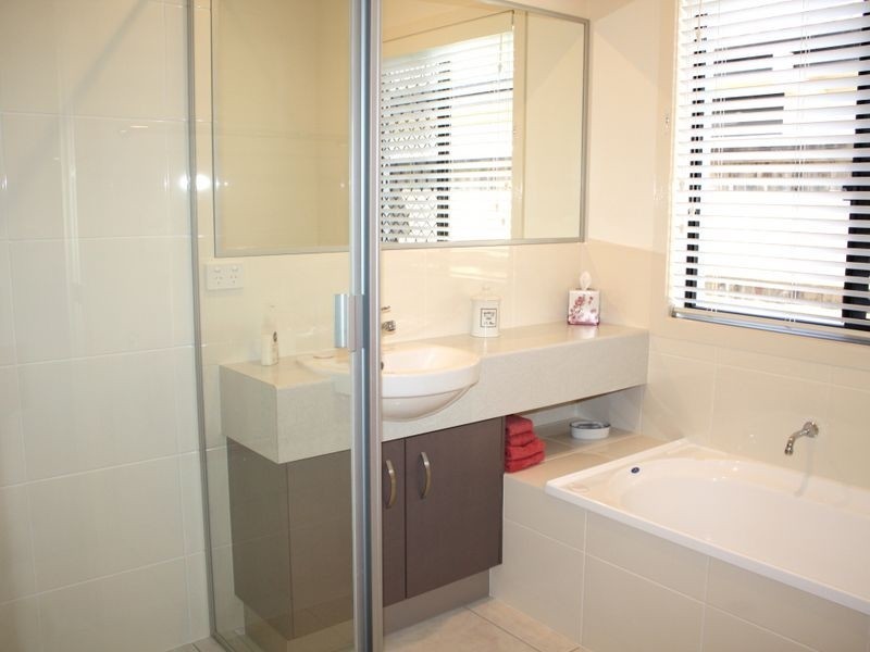 12 Alicia Circuit, Little Mountain QLD 4551