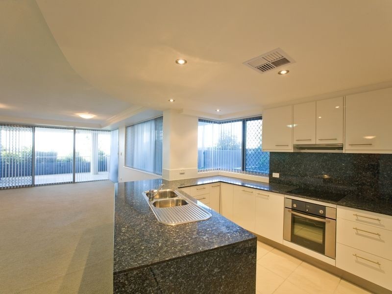 2/32-34 Saltair Street, Kings Beach QLD 4551