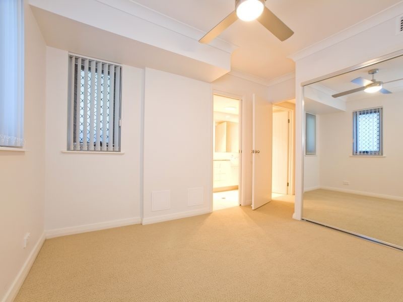 2/32-34 Saltair Street, Kings Beach QLD 4551