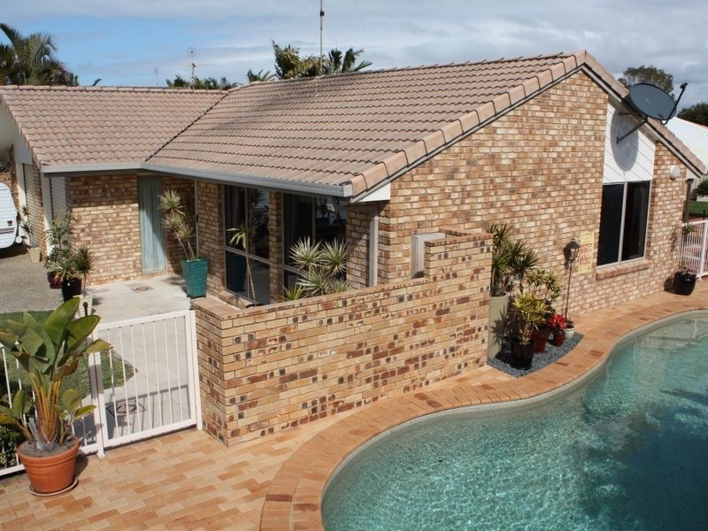 16 Magnolia Drive, Bokarina QLD 4575