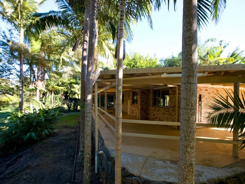 2 Jeffreys Road, Glass House Mountains QLD 4518