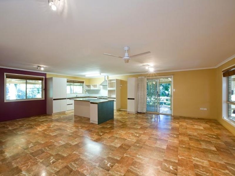 2 Jeffreys Road, Glass House Mountains QLD 4518