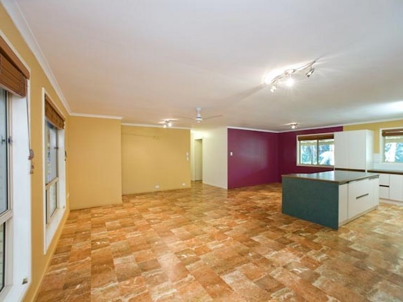 2 Jeffreys Road, Glass House Mountains QLD 4518