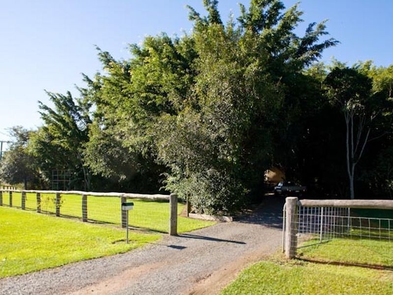 2 Jeffreys Road, Glass House Mountains QLD 4518