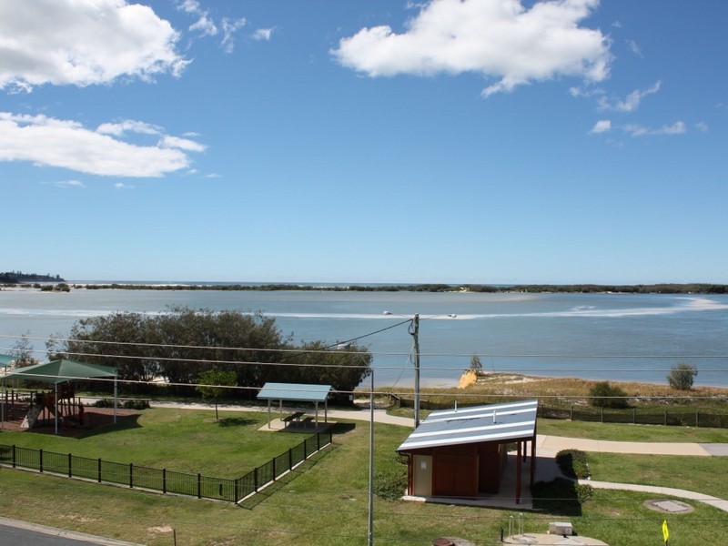 4/40 Golden Beach Esplanade, Golden Beach QLD 4551