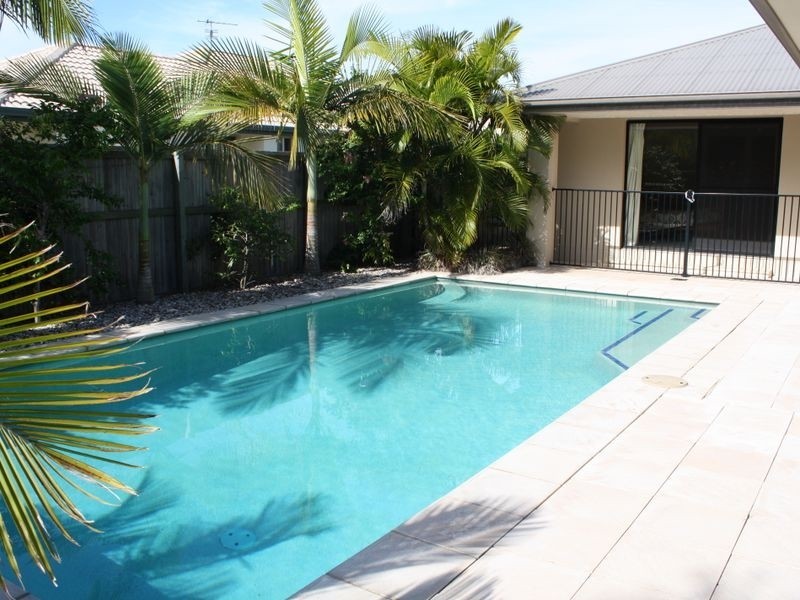 13 Solander Street, Pelican Waters QLD 4551