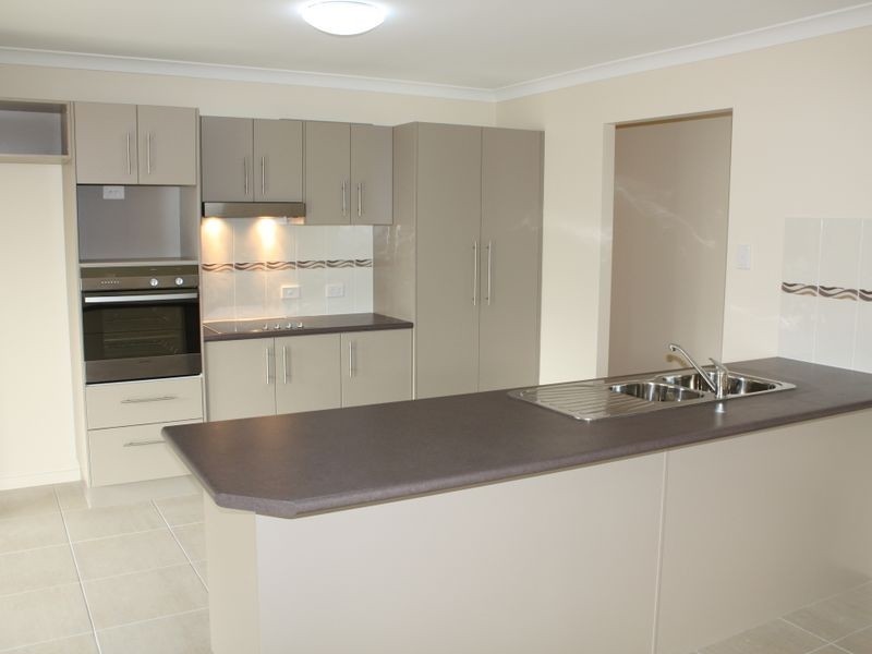 8 Greenview Avenue, Beerwah QLD 4519