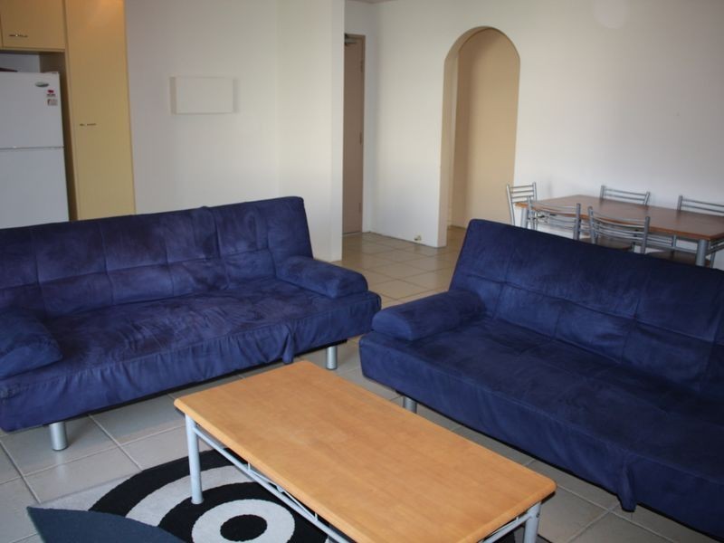 2/2 Moreton Parade, Kings Beach QLD 4551