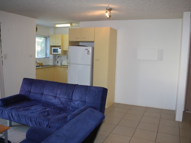 2/2 Moreton Parade, Kings Beach QLD 4551