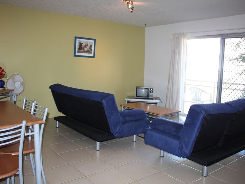 2/2 Moreton Parade, Kings Beach QLD 4551