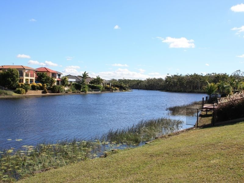2 Leach Court, Pelican Waters QLD 4551