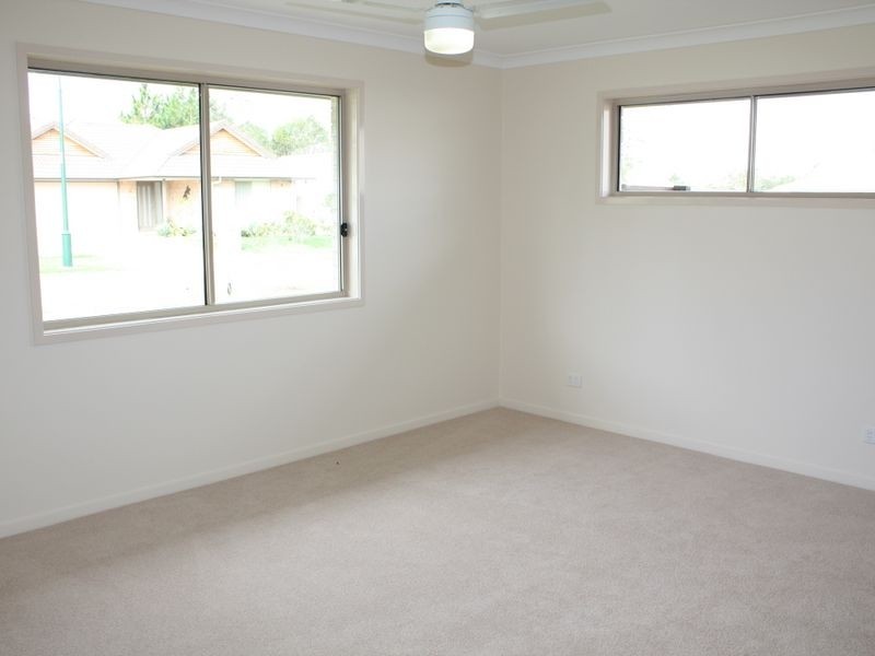 8 Greenview Avenue, Beerwah QLD 4519