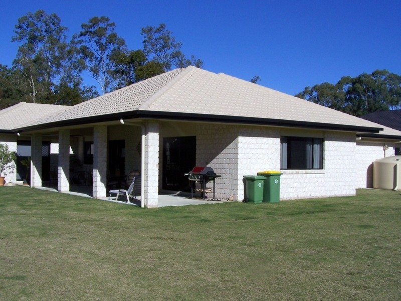 90 Allan Avenue, Glass House Mountains QLD 4518