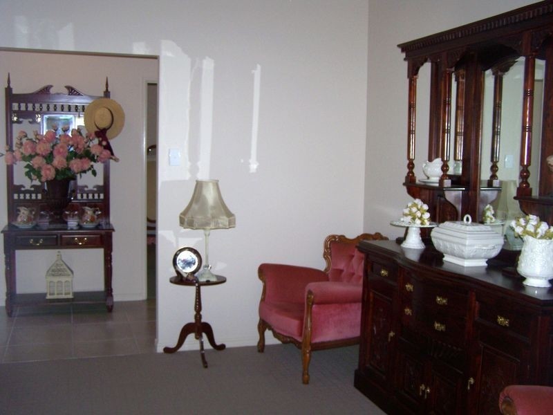 90 Allan Avenue, Glass House Mountains QLD 4518