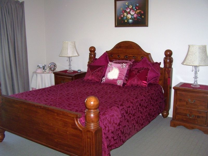 90 Allan Avenue, Glass House Mountains QLD 4518