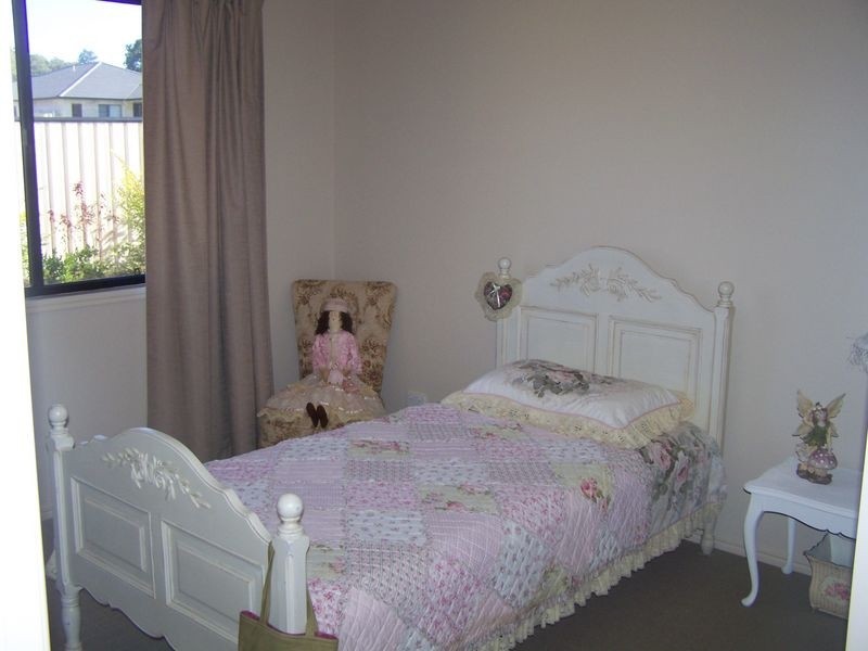 90 Allan Avenue, Glass House Mountains QLD 4518