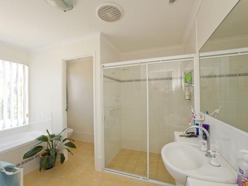 61 Koala Court, Little Mountain QLD 4551