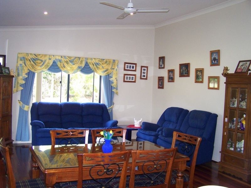 2 Julia Court, Glass House Mountains QLD 4518