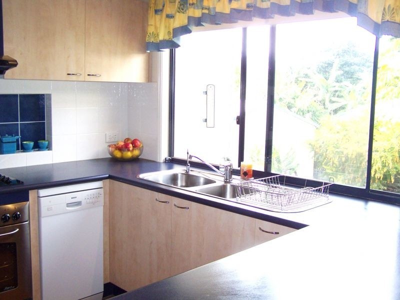 2 Julia Court, Glass House Mountains QLD 4518