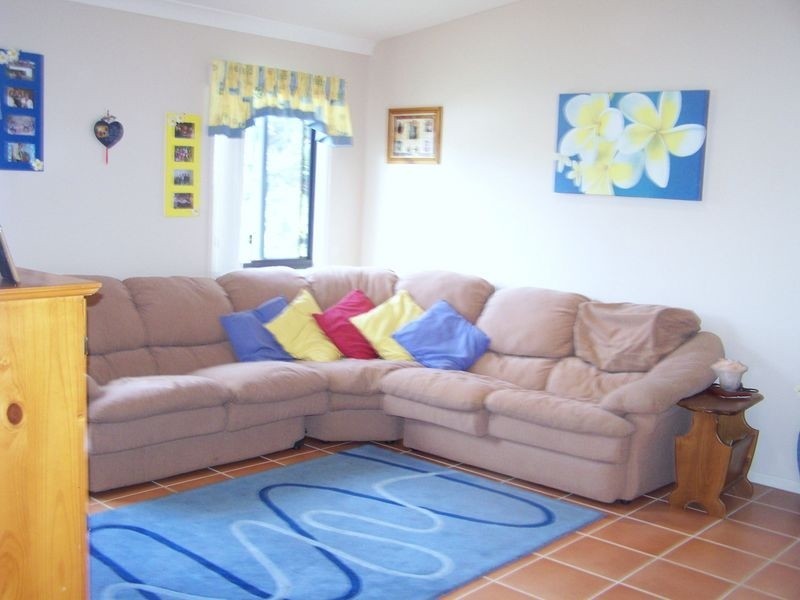2 Julia Court, Glass House Mountains QLD 4518