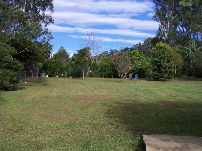 2 Julia Court, Glass House Mountains QLD 4518