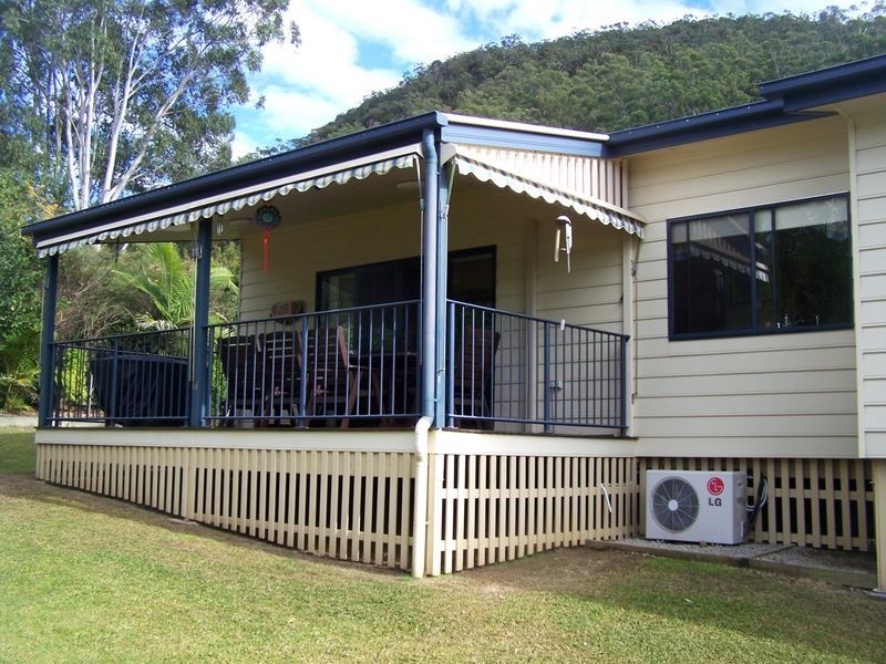 2 Julia Court, Glass House Mountains QLD 4518