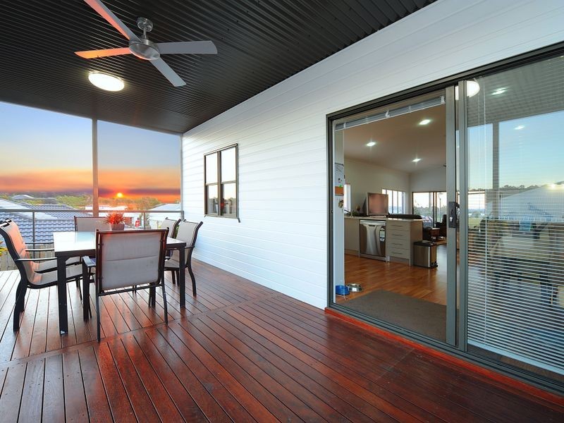 4 Leeside Street, Little Mountain QLD 4551