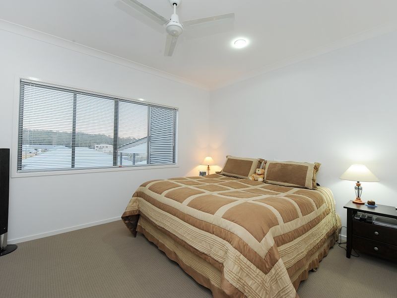 4 Leeside Street, Little Mountain QLD 4551