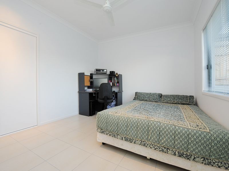 4 Leeside Street, Little Mountain QLD 4551