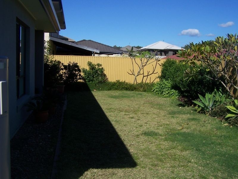 19 Tall Trees Way, Little Mountain QLD 4551